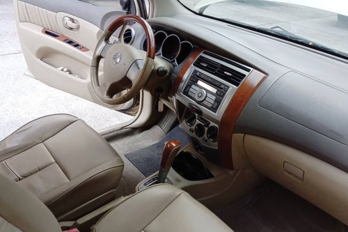 Used 2010 Nissan Grand Livina ELITE