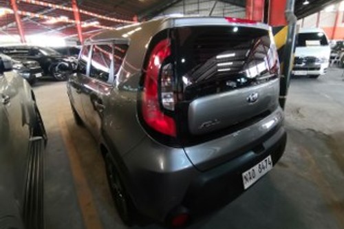 Old 2017 Kia Soul LX 1.6 L AT