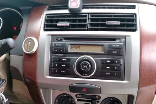 Second hand 2013 Nissan Grand Livina LUXURY 