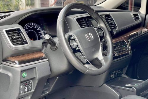 Used 2016 Honda Odyssey 3.5L AT