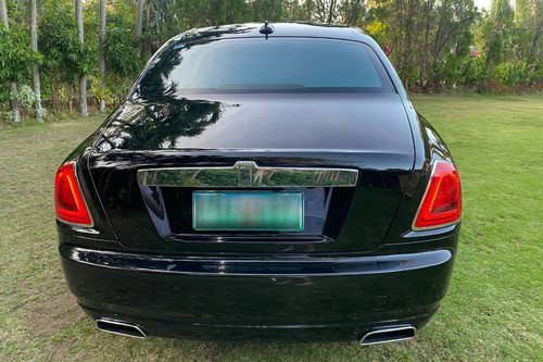 Old 2013 Rolls-Royce Ghost EWB