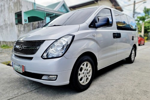 2nd Hand 2010 Hyundai Grand Starex 2.5 CRDi GLS 5AT (Dsl-Swivel) 10 Seater