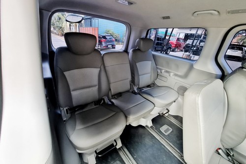 Used 2010 Hyundai Grand Starex 2.5 CRDi GLS 5AT (Dsl-Swivel) 10 Seater