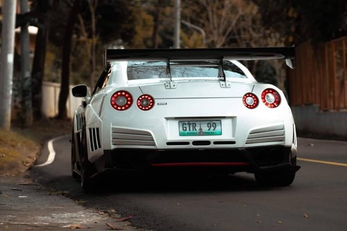 Second hand 2011 Nissan GT-R Premium 