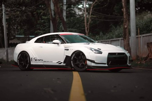 Second hand 2011 Nissan GT-R Premium 