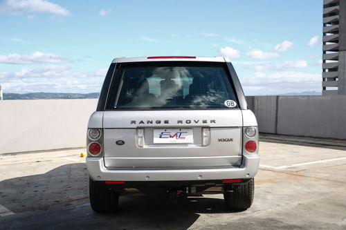 Old 2003 Land Rover Range Rover Vogue 2.0L PHEV