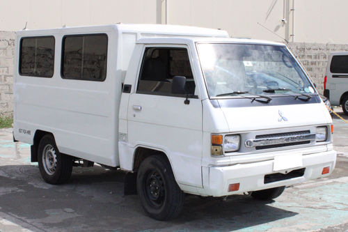 Old 2017 Mitsubishi L300 2.5L FB Deluxe MT