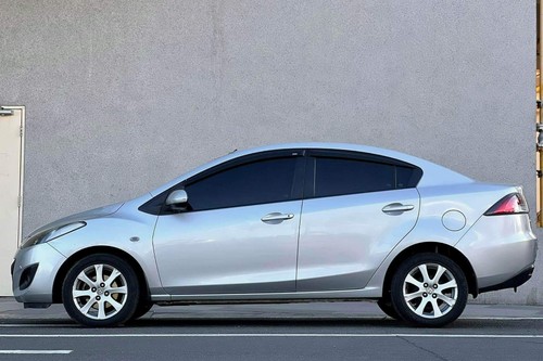 Used 2013 Mazda 2 Sedan 1.5L AT
