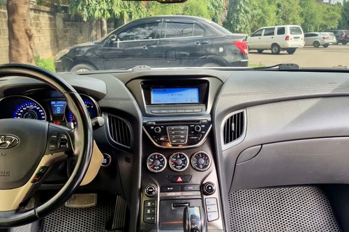 Old 2015 Hyundai Genesis Coupe 3.8L V6 D-CVVT GLS 8A-T