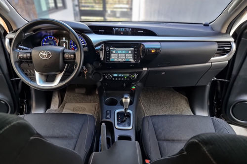 Old 2016 Toyota Hilux 2.4 G DSL 4x2 A/T