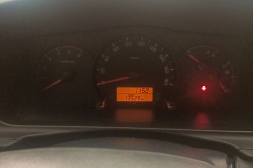 Old 2015 Toyota Hiace GL Grandia M/T