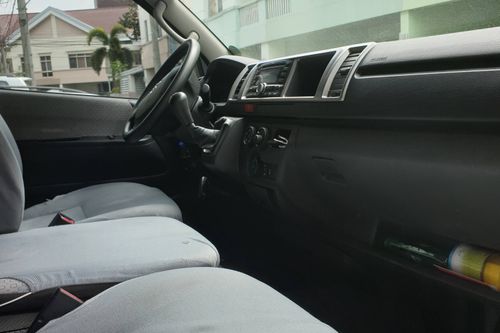 Used 2015 Toyota Hiace GL Grandia M/T