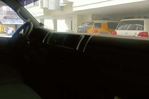 Used 2015 Toyota Hiace GL Grandia M/T