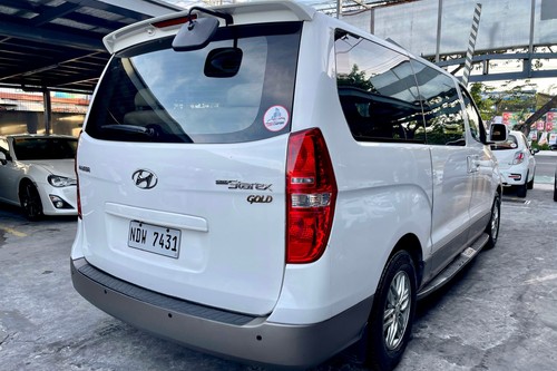 Second hand 2015 Hyundai Grand Starex 2.5L Gold CRDi AT 