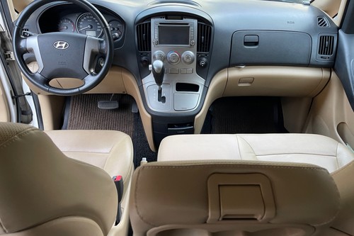 Used 2015 Hyundai Grand Starex 2.5L Gold CRDi AT