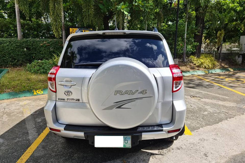 Second hand 2011 Toyota RAV 4 2.4 L AT 