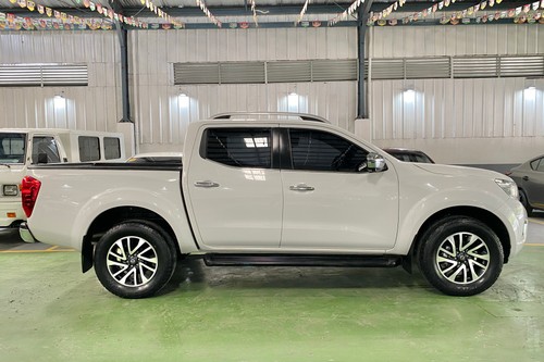 Old 2020 Nissan NP300 Navara 2.5L 4x2 EL 7AT Calibre