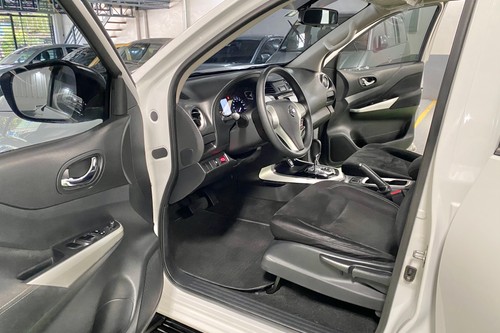 Used 2020 Nissan NP300 Navara 2.5L 4x2 EL 7AT Calibre