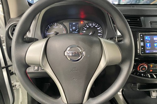 Used 2020 Nissan NP300 Navara 2.5L 4x2 EL 7AT Calibre