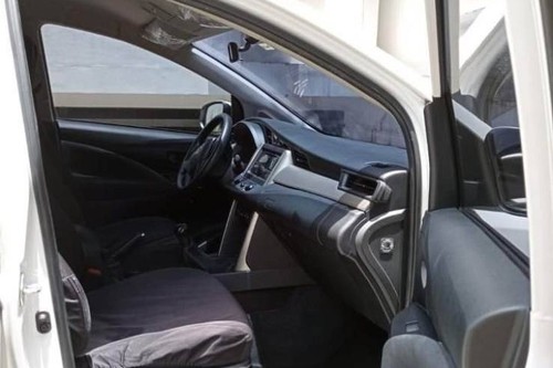 Second hand 2020 Toyota Innova 2.8L E MT 