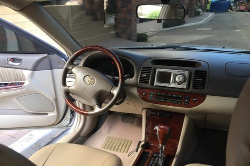 Used 2004 Toyota Camry 2.0G