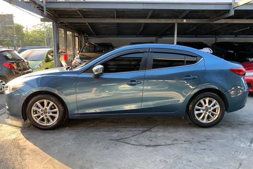 2nd Hand 2018 Mazda 3 Sedan 1.6 V AT