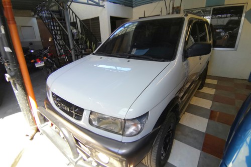 2nd Hand 2002 Isuzu Crosswind XTO AT