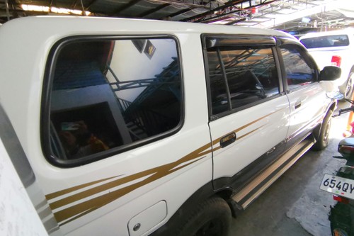 Old 2002 Isuzu Crosswind XTO AT