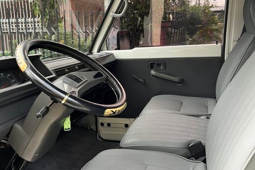 Used 2016 Mitsubishi L300 2.5L FB Exceed MT