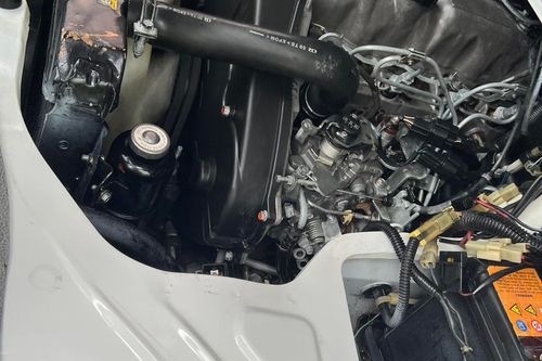 Used 2016 Mitsubishi L300 2.5L FB Exceed MT