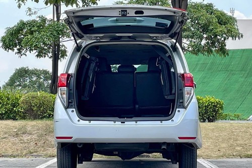 Second hand 2018 Toyota Innova 2.0 J Gas MT 