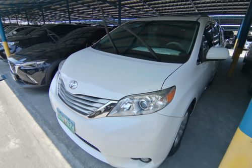 2nd Hand 2022 Toyota Sienna Luxury