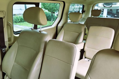 2nd Hand 2014 Hyundai Grand Starex 2.5 CRDi GLS 5AT (Dsl-Swivel) 10 Seater