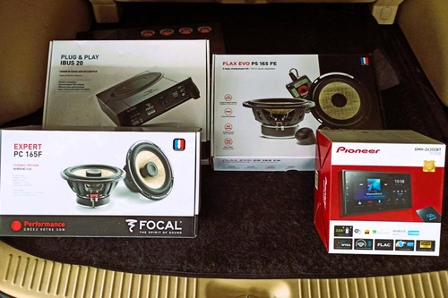 Old 2014 Hyundai Grand Starex 2.5 CRDi GLS 5AT (Dsl-Swivel) 10 Seater