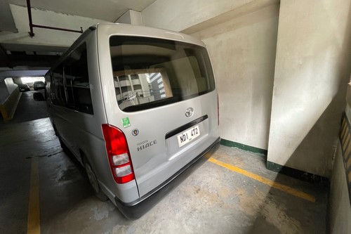 2nd Hand 2009 Toyota Hiace GL Grandia M/T