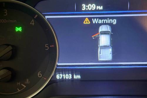 Second hand 2021 Nissan NP300 Navara 2.5L Pro-4X AT 4x4 