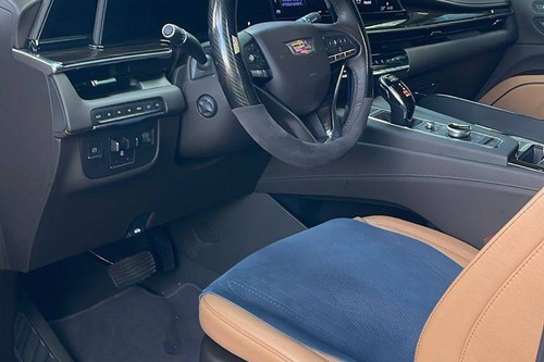 2nd Hand 2024 Cadillac Escalade ESV Platinum