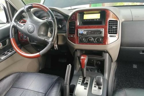 Second hand 2004 Mitsubishi Pajero GLS 3.8 V6 Gas 4WD AT 