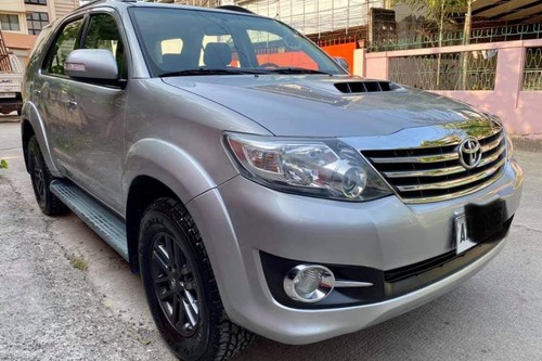 2nd Hand 2015 Toyota Fortuner Dsl AT 4x2 2.5 G