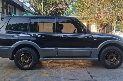 Second hand 2004 Mitsubishi Pajero GLS 3.8 V6 Gas 4WD AT 