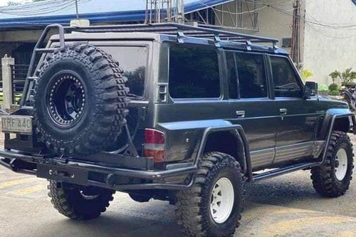 Old 1995 Nissan Patrol Super Safari 4.2L Super Safari