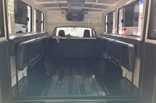 Second hand 2017 Toyota Hilux FX 4x2 With Rear Aircon 