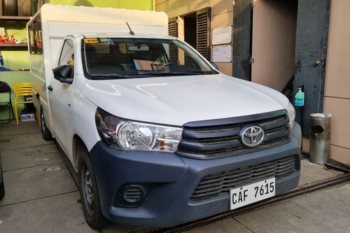 Old 2017 Toyota Hilux FX 4x2 With Rear Aircon