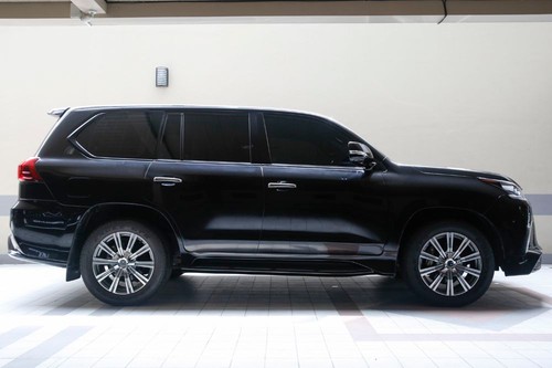 Old 2021 Lexus LX 450d