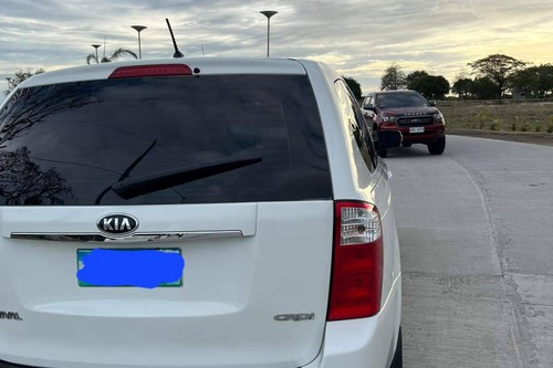 Old 2011 Kia Carnival 2.2 EX 7-Seater AT