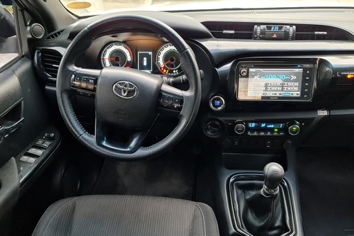 Old 2020 Toyota Hilux Conquest 2.8 4x4 M/T