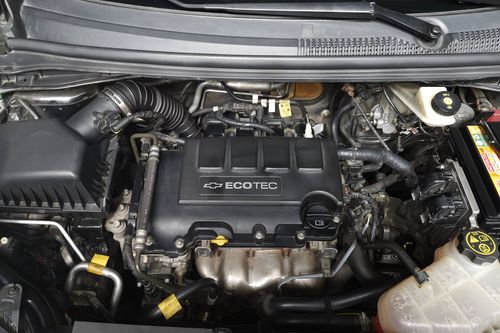 Old 2014 Chevrolet Sonic 1.4 AT LTZ Sedan