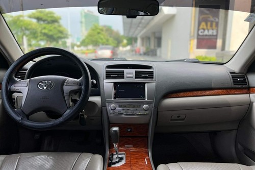 Second hand 2008 Toyota Camry 2.4 V AT 