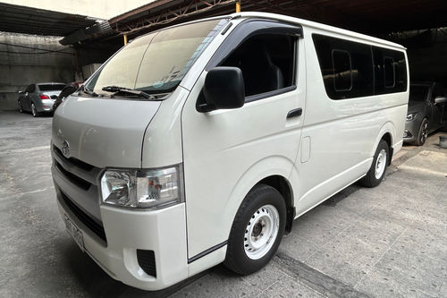 Second hand 2021 Toyota Hiace 3.0L Commuter MT 