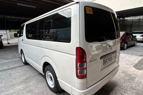 Second hand 2021 Toyota Hiace 3.0L Commuter MT 